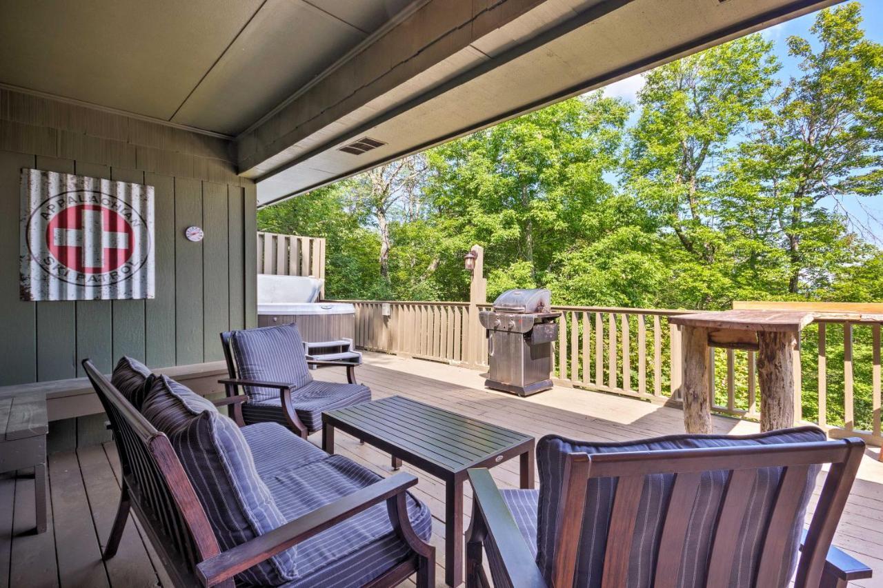 Cabin With Hot Tub And Mountain Views Less Than 5 Mi To Boone Блоуинг-Рок Экстерьер фото