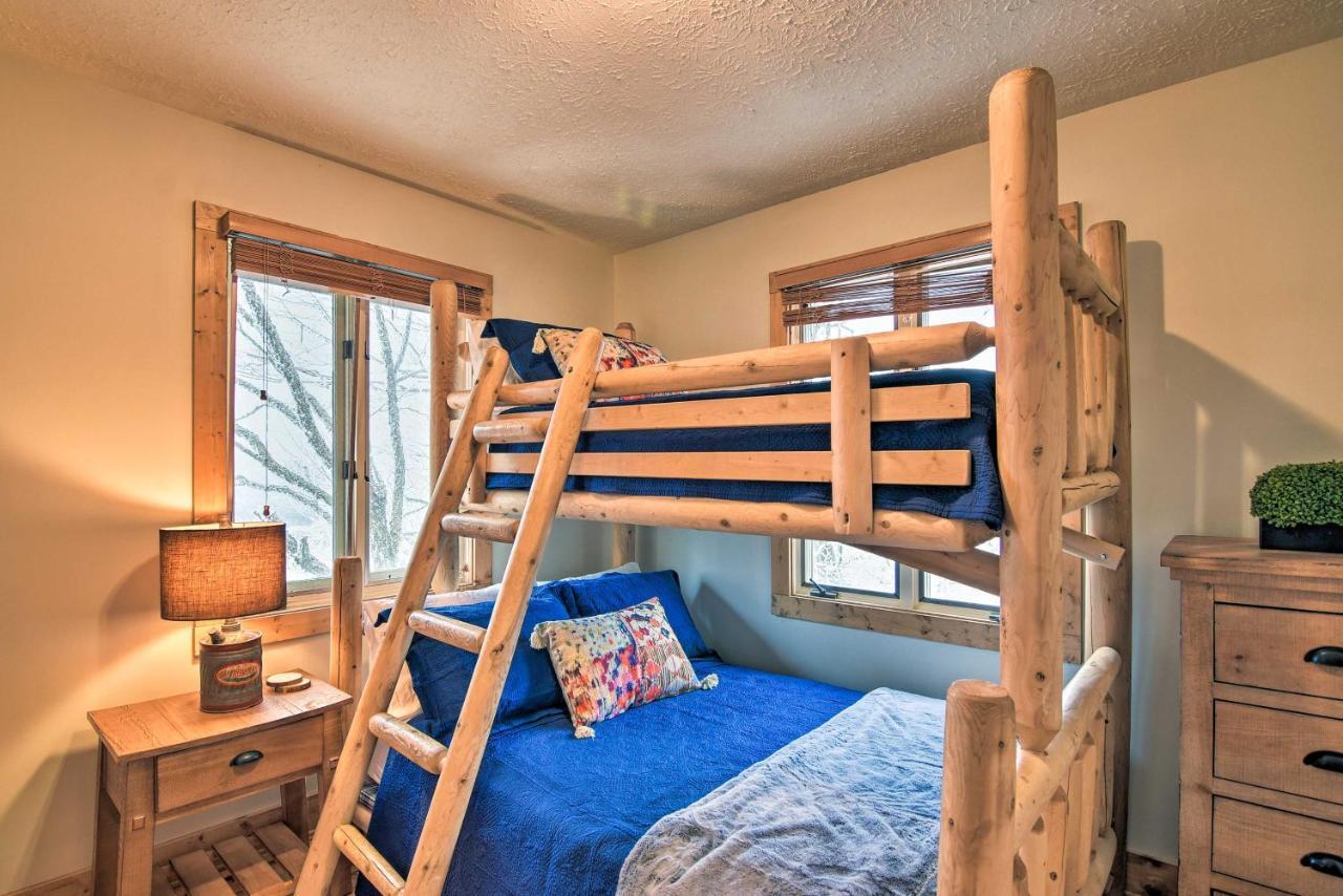 Cabin With Hot Tub And Mountain Views Less Than 5 Mi To Boone Блоуинг-Рок Экстерьер фото